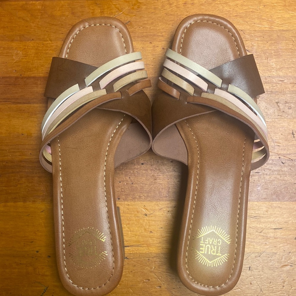 - True craft sandals size 10 NWOT